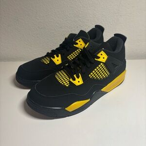 NEW AIR JORDAN 4 Retro PS Thunder Kids Size 3Y